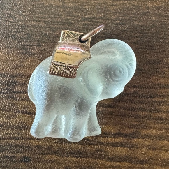 Vintage Small Crystal Elephant Pendant - Picture 4 of 8